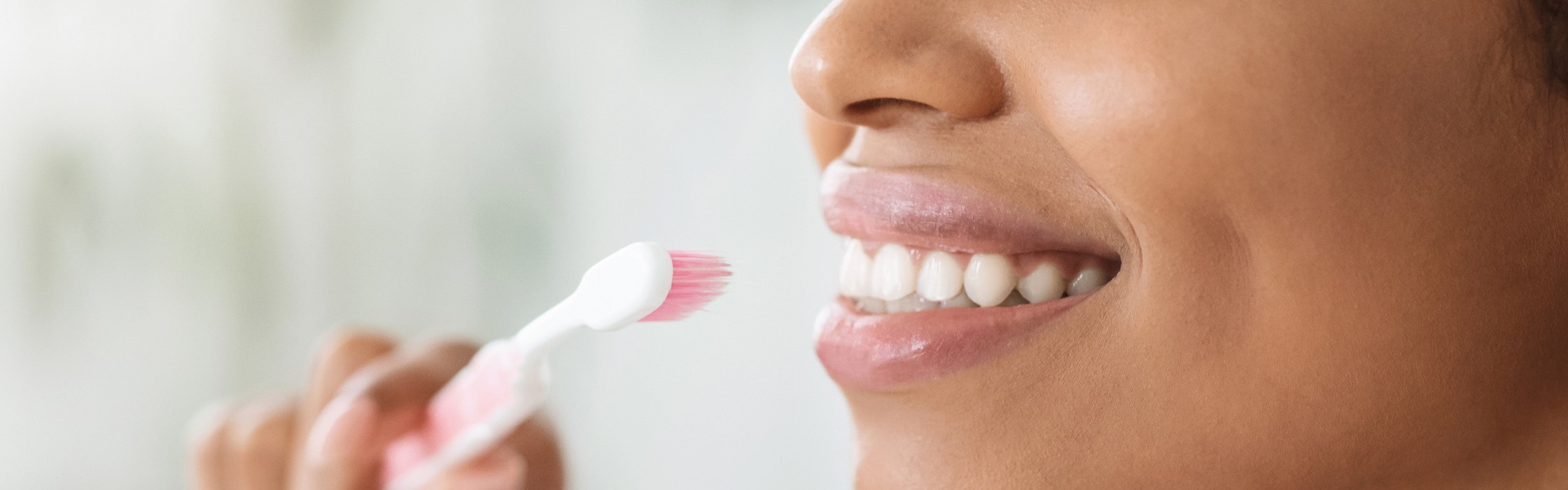 Richtige Zahnpflege – maßgeblich für die Gesunderhaltung von Zähnen und Zahnfleisch